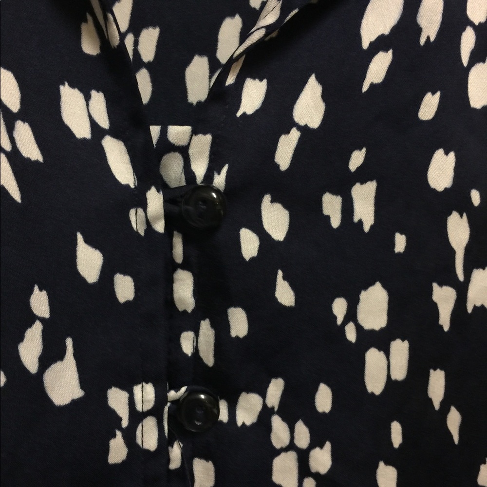 Flowy Polka-dot Button. - Picture 3 of 6